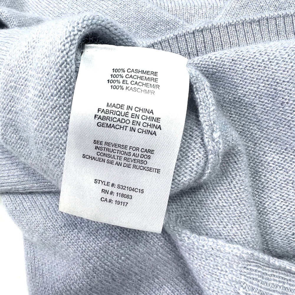 🚫SOLD!*|•MINNIE ROSE•| 100% Cashmere Lavender V-Neck Sweater - Picture 9 of 9